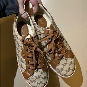 LIKE NEW MICHAEL KORS Sneakers